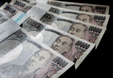 'We believe 160 is toppish for USD/JPY': UBS